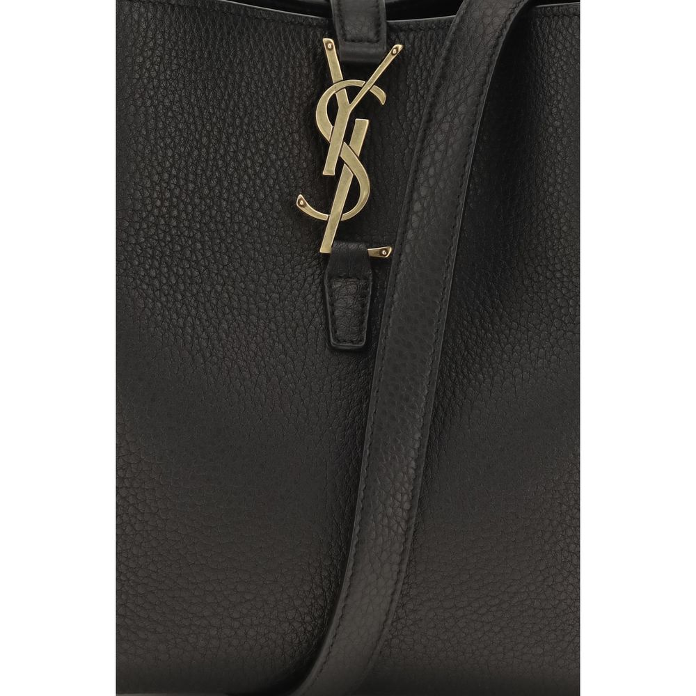 Le 37 Bucket Bag In Grained Leather